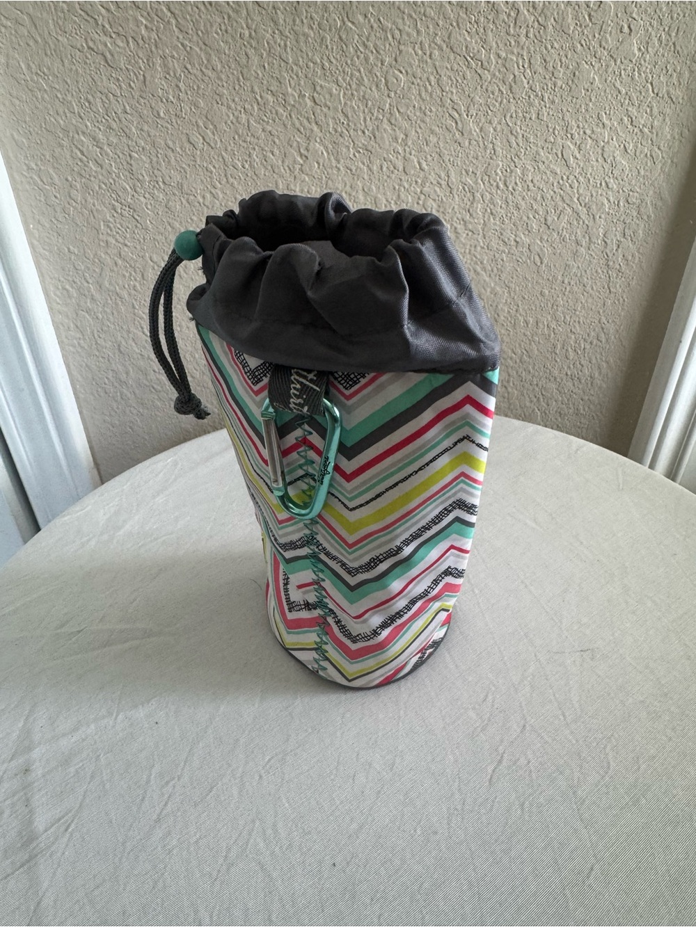 thirty-one Chevron Stripe Drawstring insulated Bottle Pouch